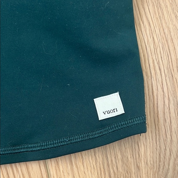 Vuori Daily Crop - Picture 2 of 6